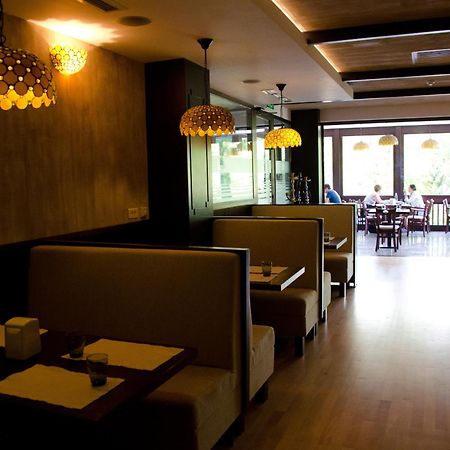 Hotel Miraj Ramnicu Valcea Restoran foto