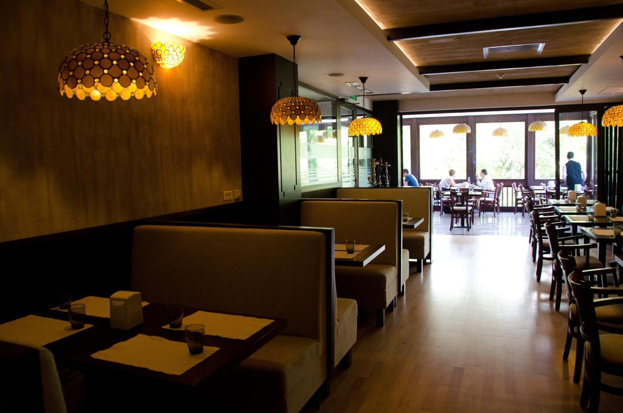 Hotel Miraj Ramnicu Valcea Restoran foto