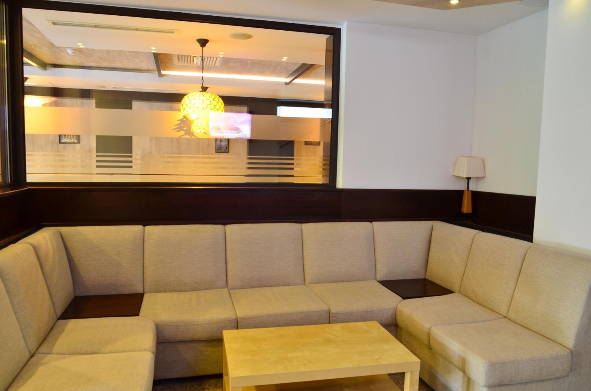 Hotel Miraj Ramnicu Valcea Interior foto