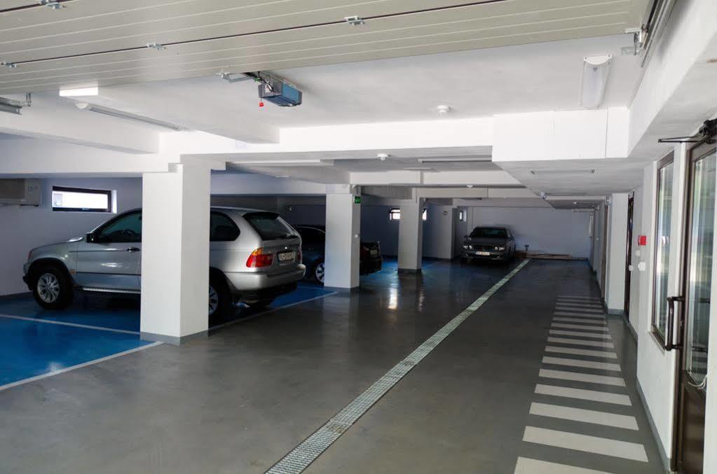 Hotel Miraj Ramnicu Valcea Bagian luar foto