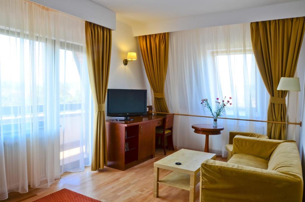 Hotel Miraj Ramnicu Valcea Ruang foto